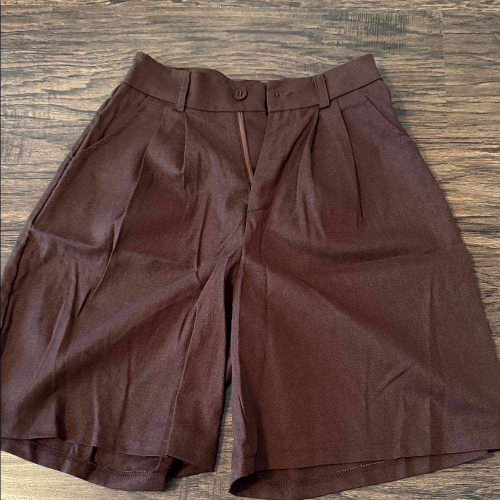 High-Waist Pleated Dress Shorts in Deep Chocolate Brown